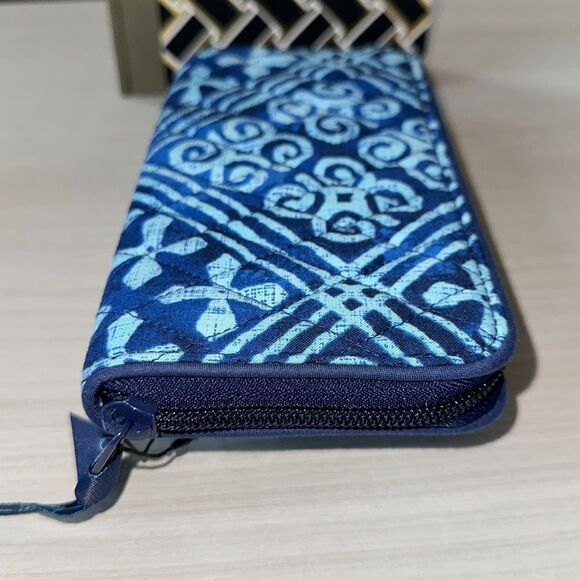 VB RFID Signature Cotton Navy Light Blue Cuban Tiles Georgia Wallet - Picture 11 of 16